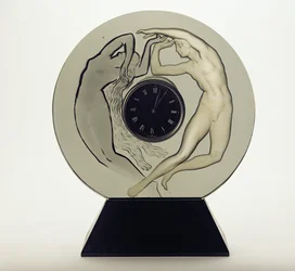 "Le Jour et La Nuit", éjszakai és nappali óra (füstös szürke üveg)